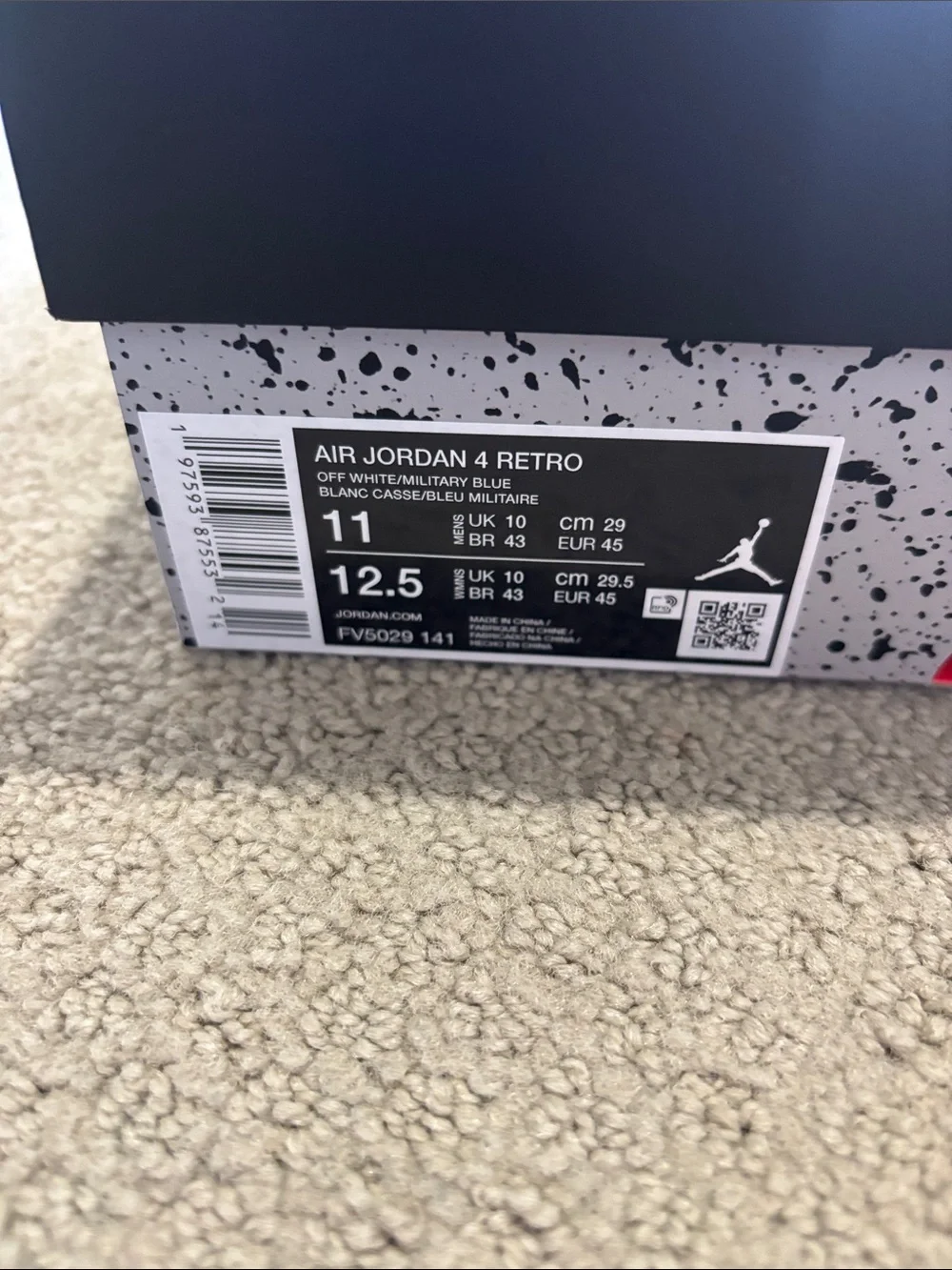 Jordan Retro 4 in White and Blue